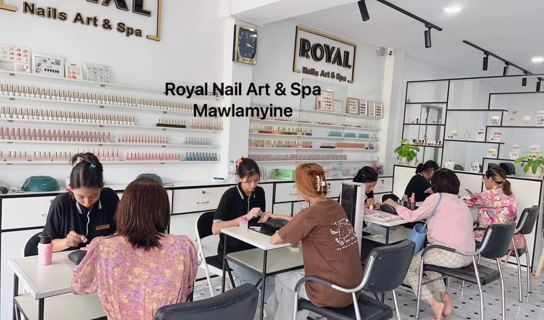 Royal Nails Art